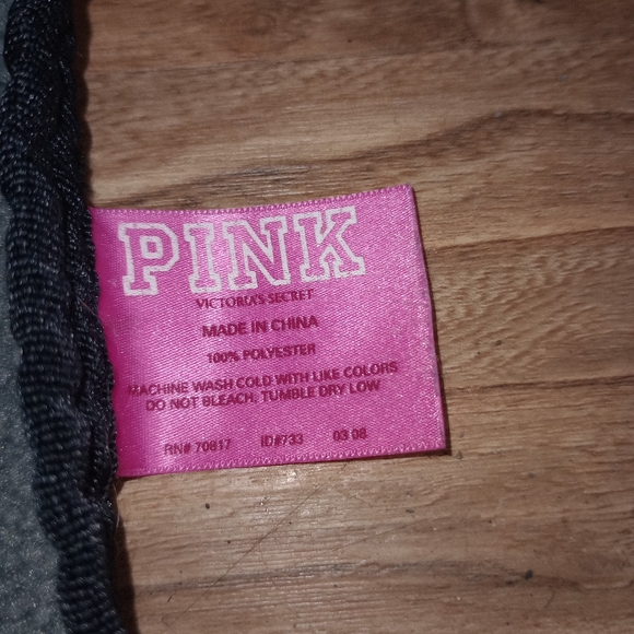 PINK Victoria's Secret Rare Stadium Blanket - Picture 6 of 6